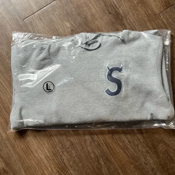 Supreme S logo hoodie